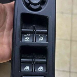 Pulsantiera pulsante alzavetro anteriore sinistro SX Jeep Renegade dal 2014 in poi