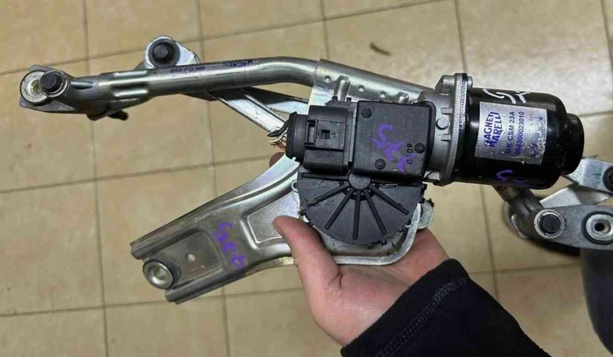 Motorino tergicristalli anteriori ANT Fiat Grande Punto e Punto Evo dal 2005 al 2013