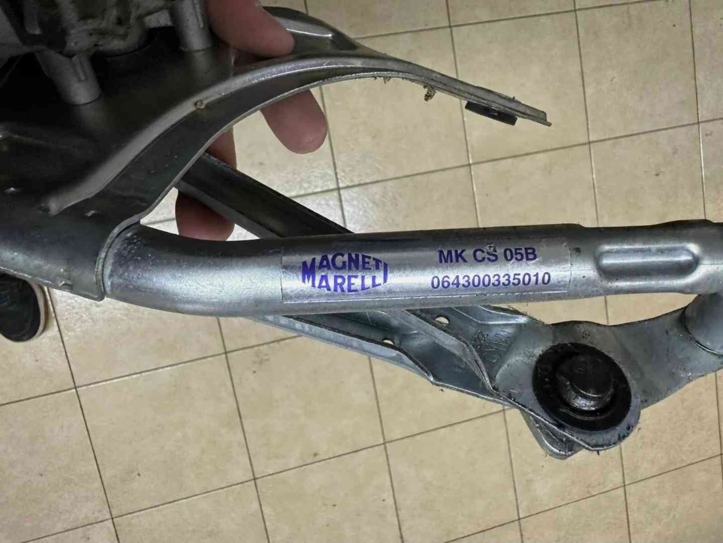 Motorino tergicristalli anteriori ANT Fiat Grande Punto e Punto Evo dal 2005 al 2013 - immagine 4
