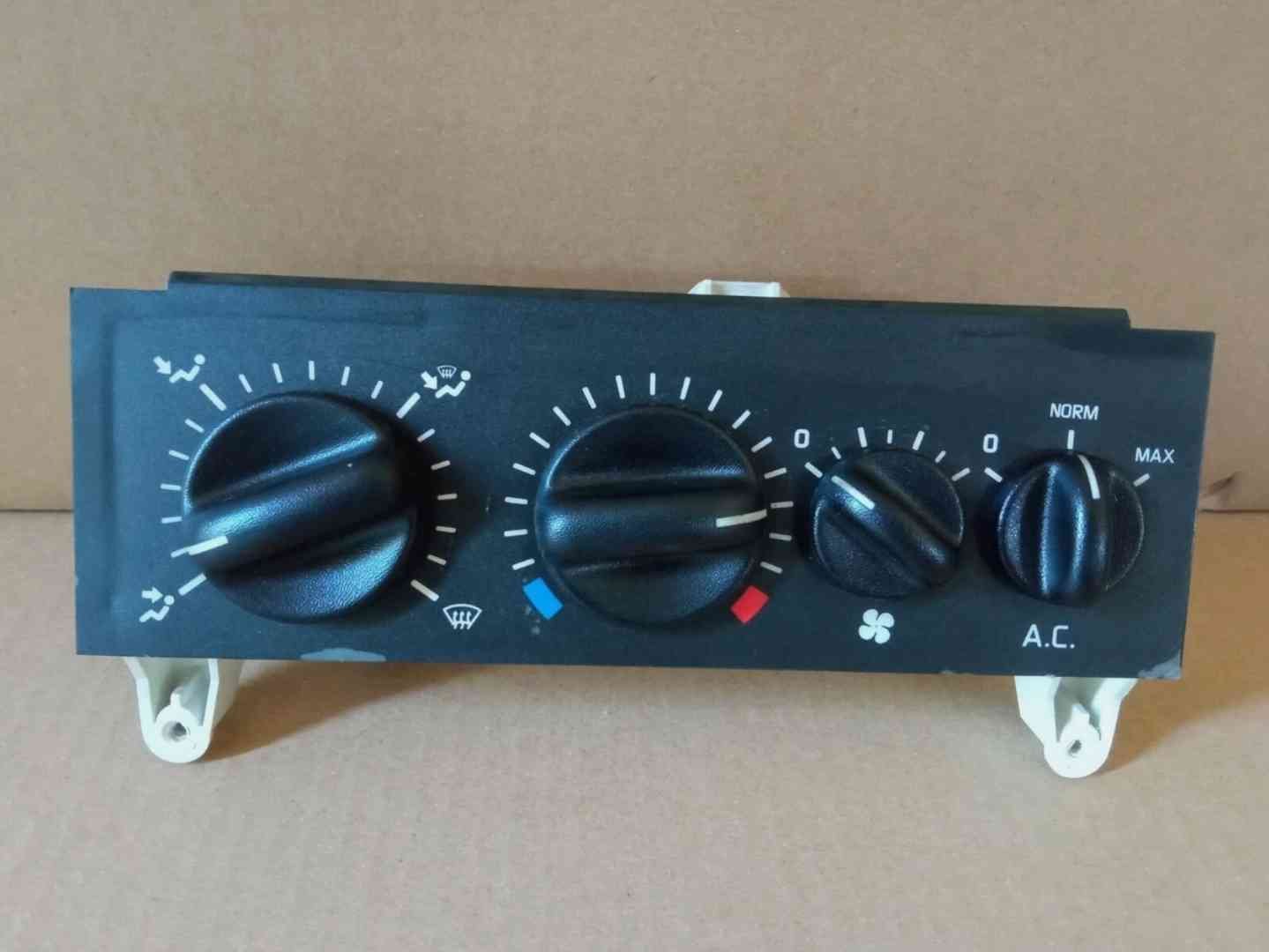 Comando clima aria condizionata Renault Clio MK1 codice 9183341002 dal 1990 al 1998