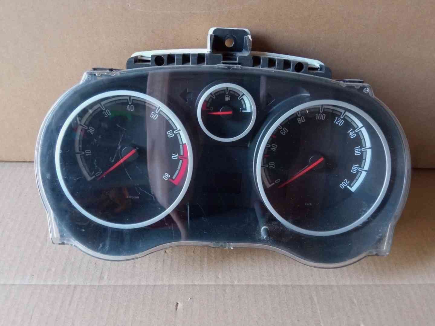 Contakm contachilometri quadro strumenti Opel Corsa D benzina codice 13285375 dal 2006 al 2013