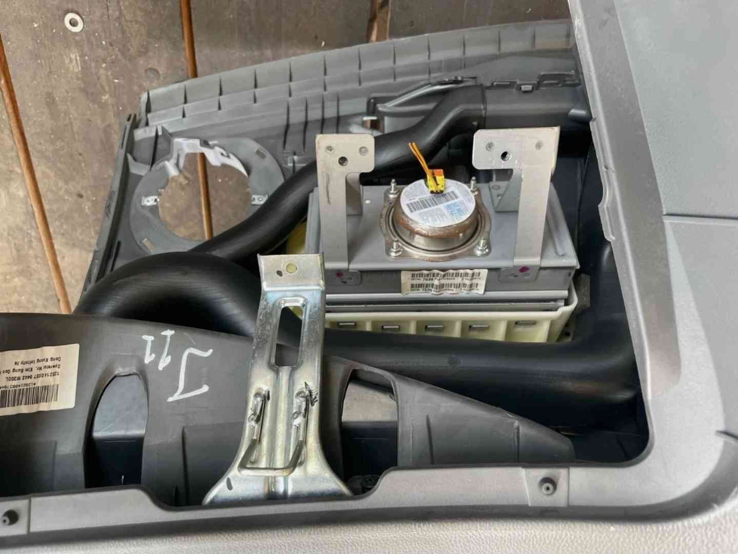 Cruscotto completo con kit airbag Chevrolet Spark dal 2010 al 2015 - immagine 3