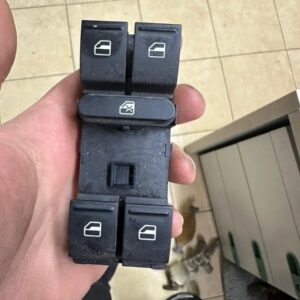 Pulsantiera Alzavetro Anteriore Sinistra SX Volkswagen Golf V 5 dal 2003 al 2009