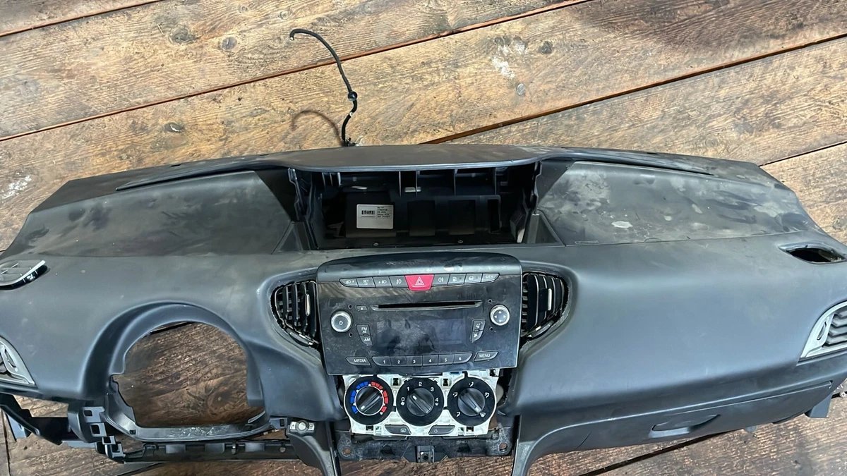 Cruscotto Kit Airbag Lancia Ypsilon dal 2011 al 2024 - immagine 2